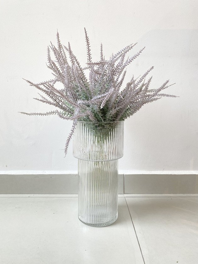 kit arranjo vaso ondulado lavanda lili casa