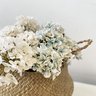 kit arranjo hortensia cesto seagrass detalhe lili casa